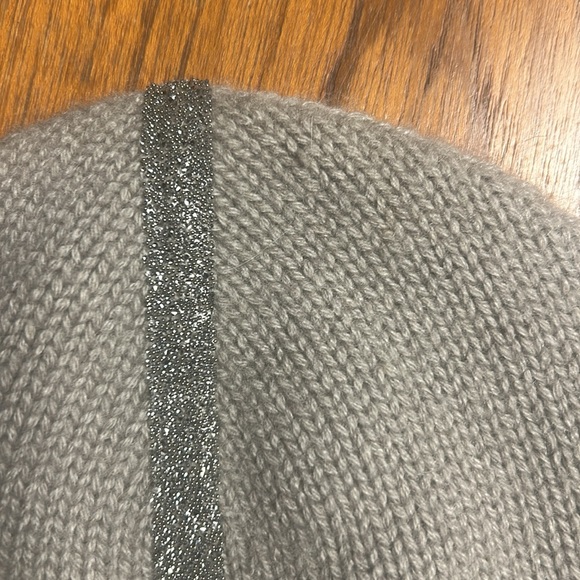 Cashmere beanie with crystal embellishment - Picture 2 of 3